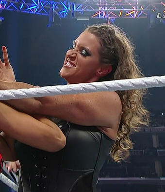 16e steph taunts.jpg