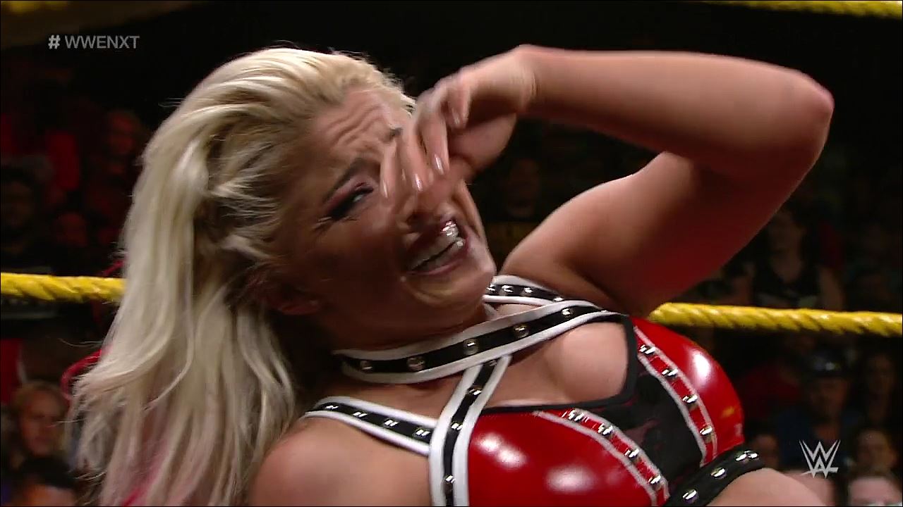 20f kissing feet 3.jpg