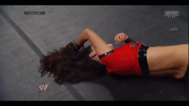 brie vs steph 8 hurt.gif